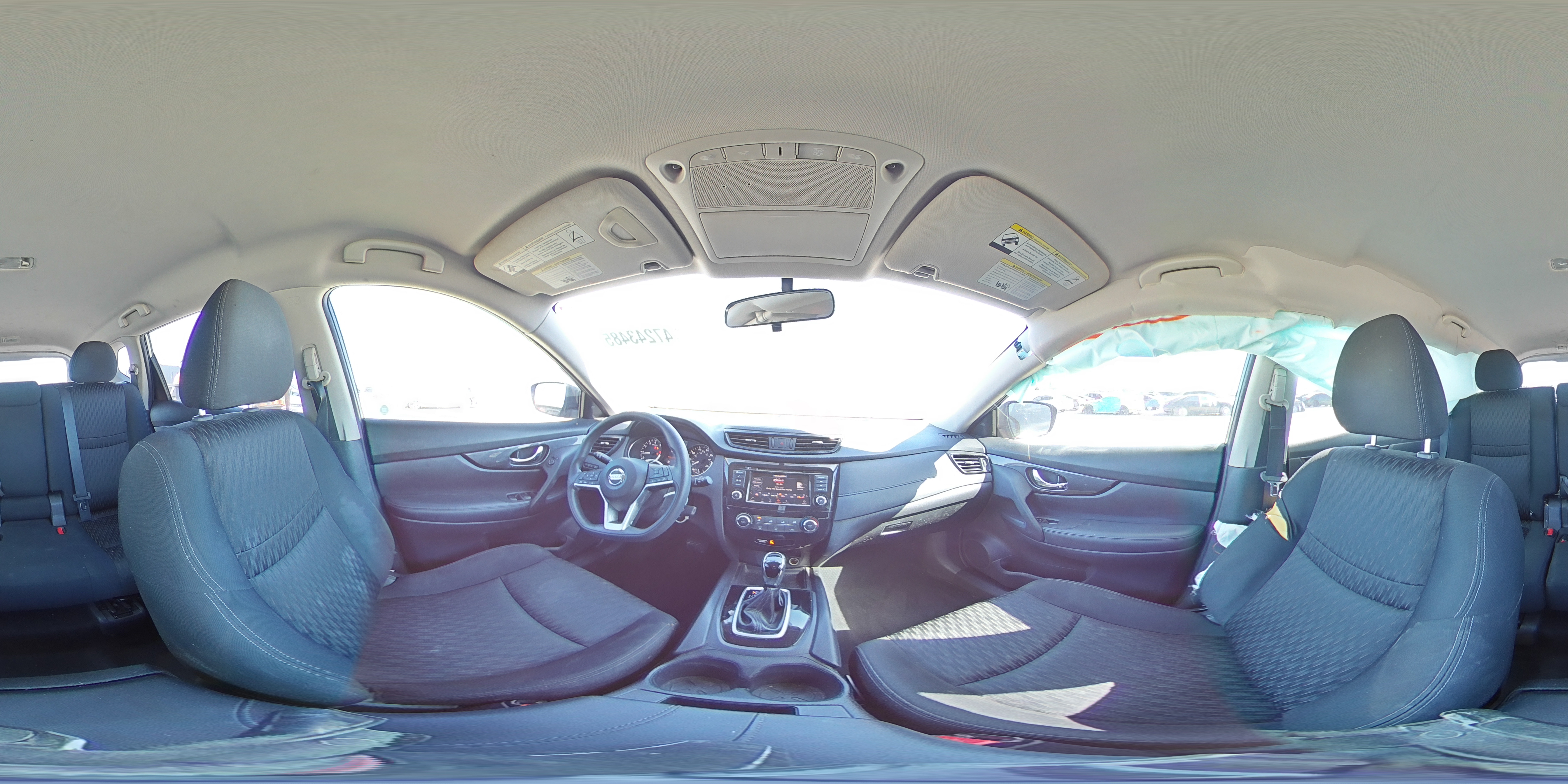 2018 Nissan Rogue - Image 13