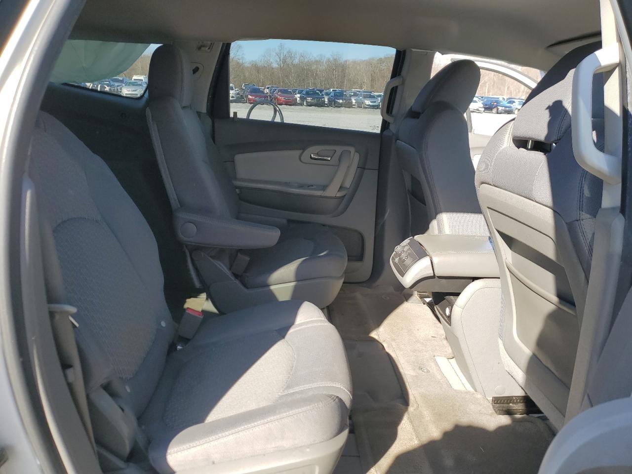 2011 Chevrolet Traverse - Image 11