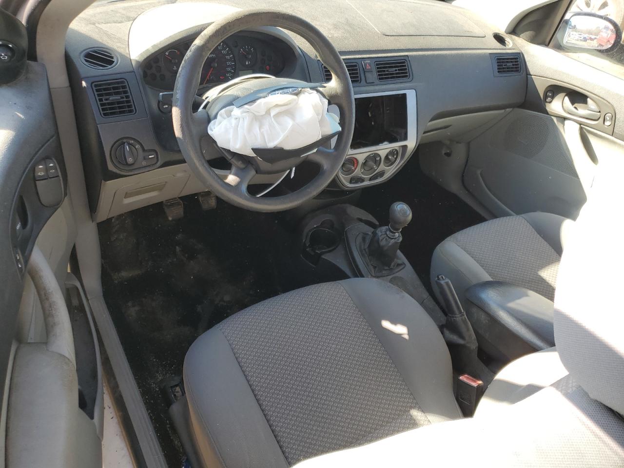 2005 Ford Focus - Image 8