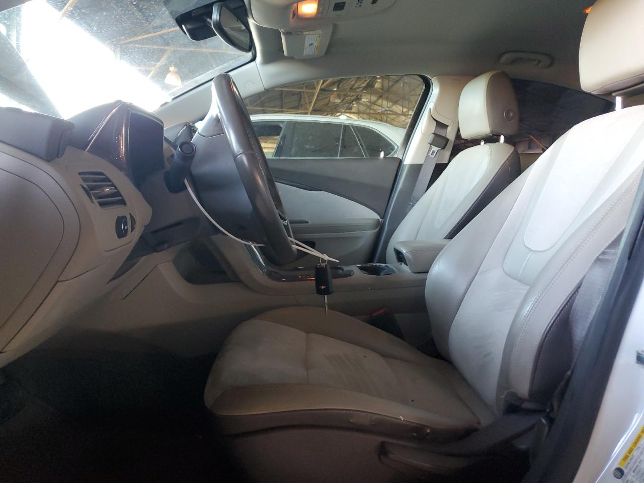 2013 Chevrolet Volt - Image 7