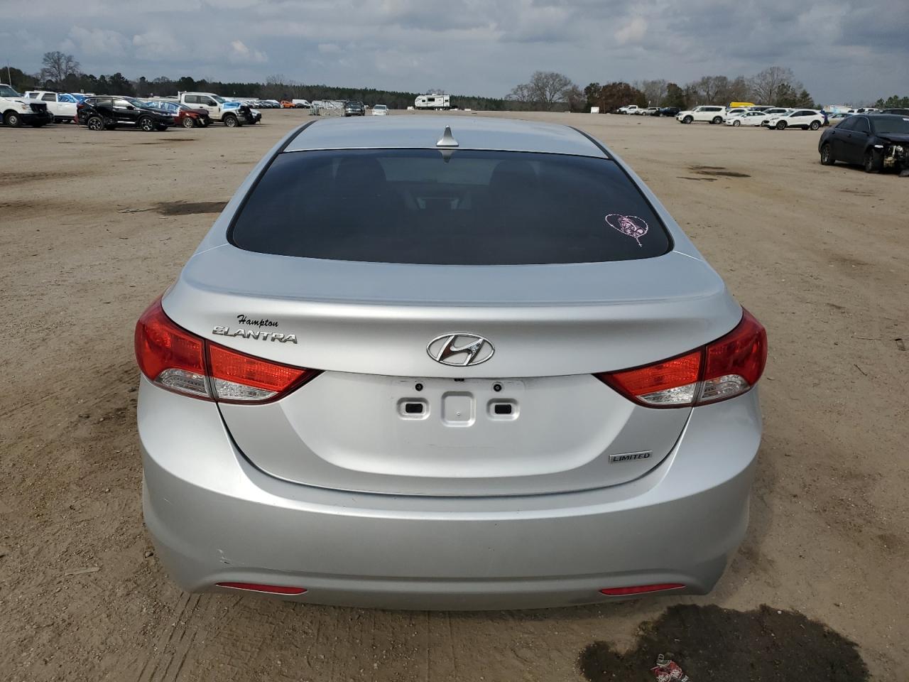 2012 Hyundai Elantra - Image 6