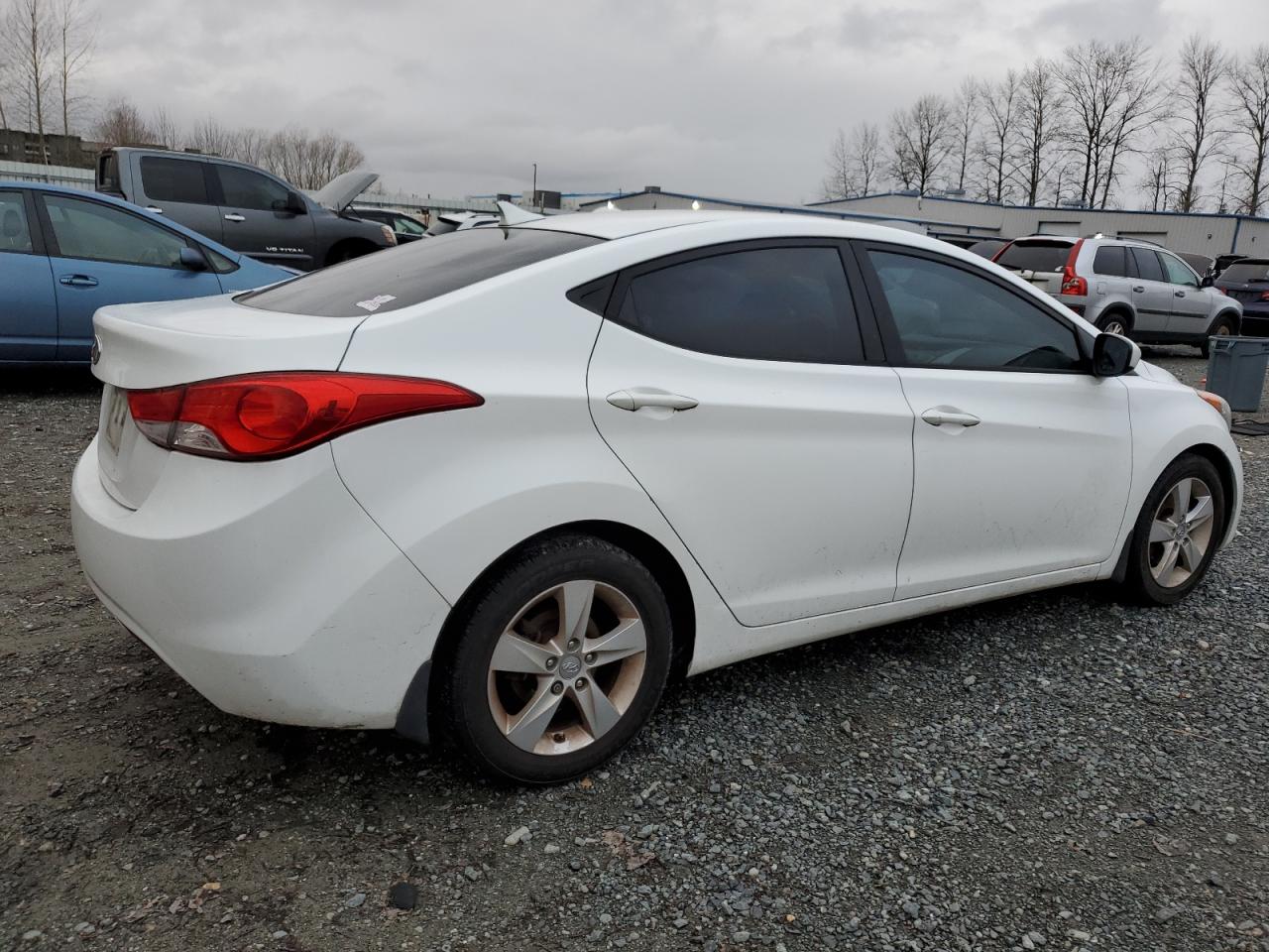2013 Hyundai Elantra - Image 3