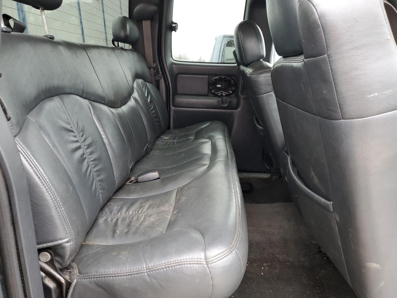 2002 Chevrolet Silverado - Image 10