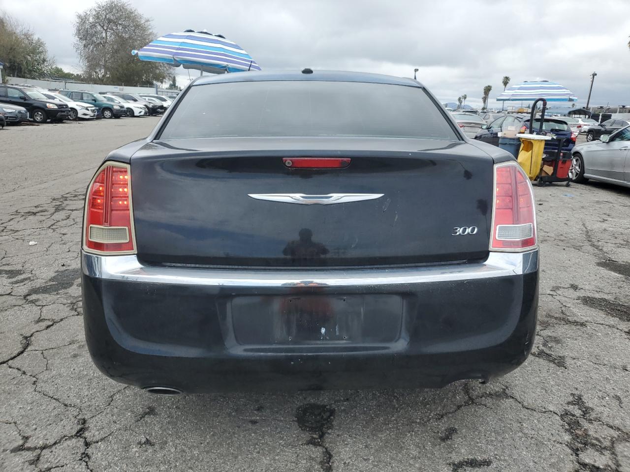 2011 Chrysler 300 - Image 6