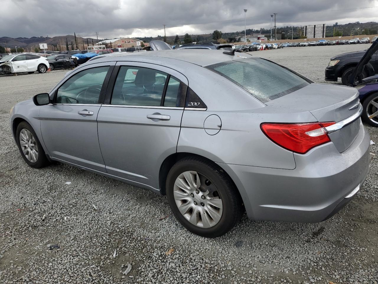 2014 Chrysler 200 - Image 2
