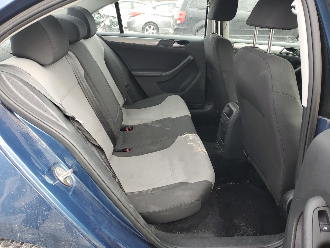 2018 Volkswagen Jetta - Image 10