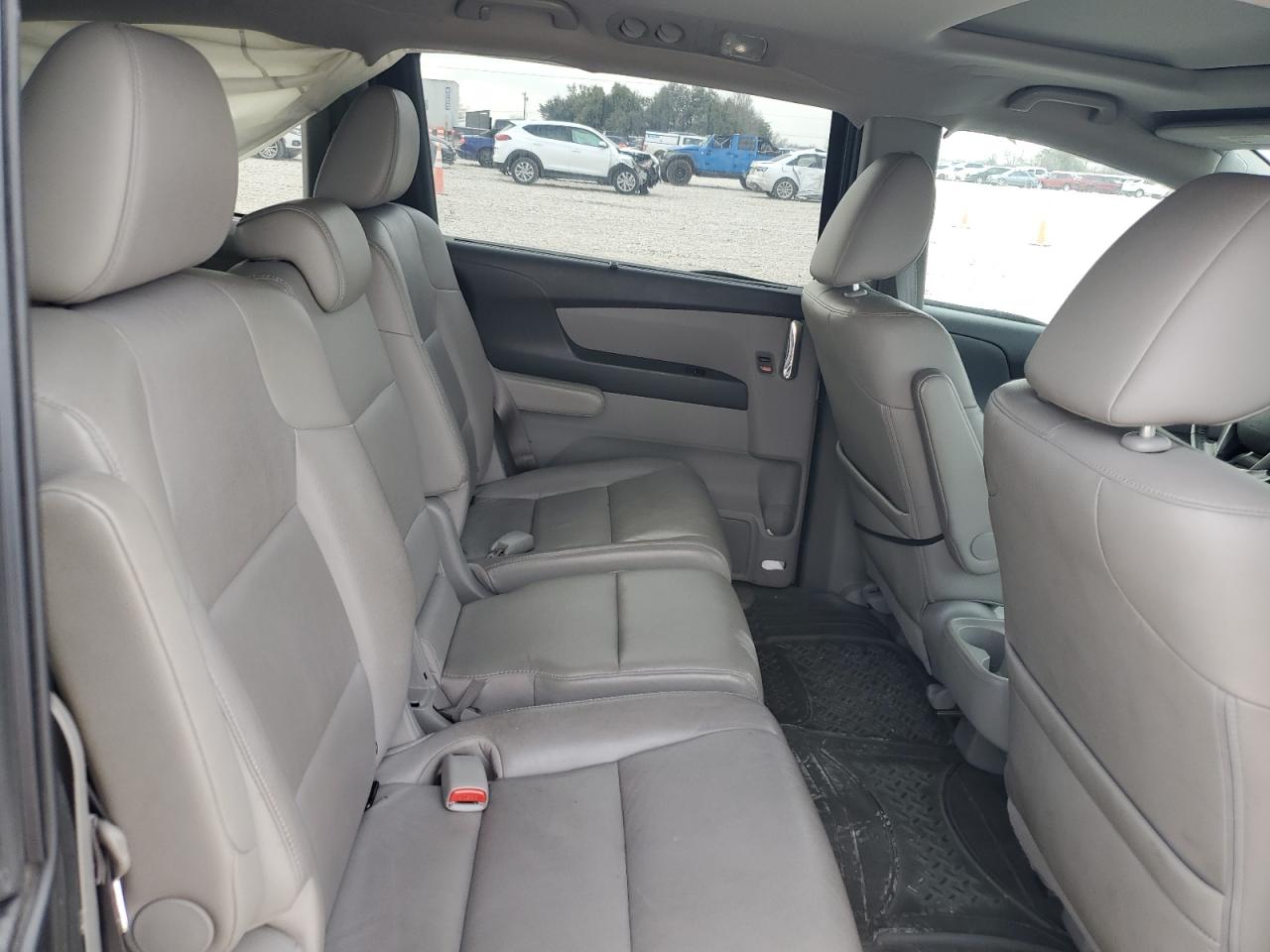 2014 Honda Odyssey - Image 11
