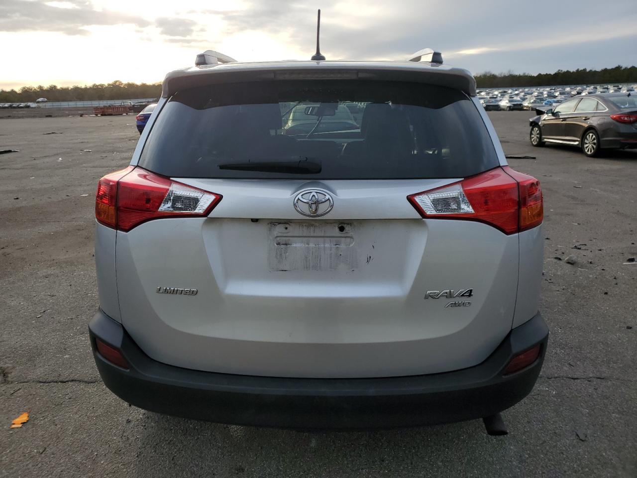 2014 Toyota RAV 4 - Image 6