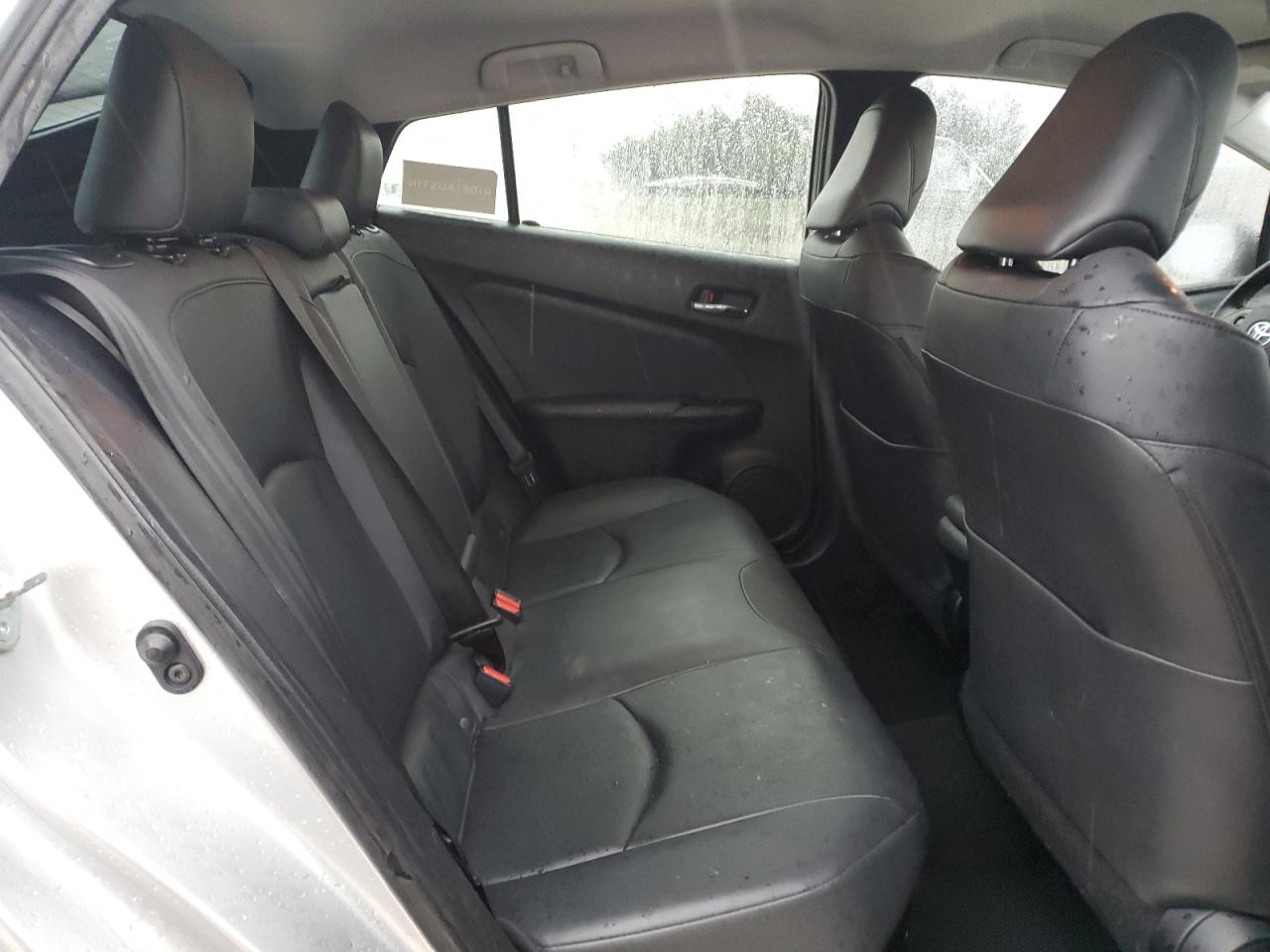 2016 Toyota Prius - Image 10