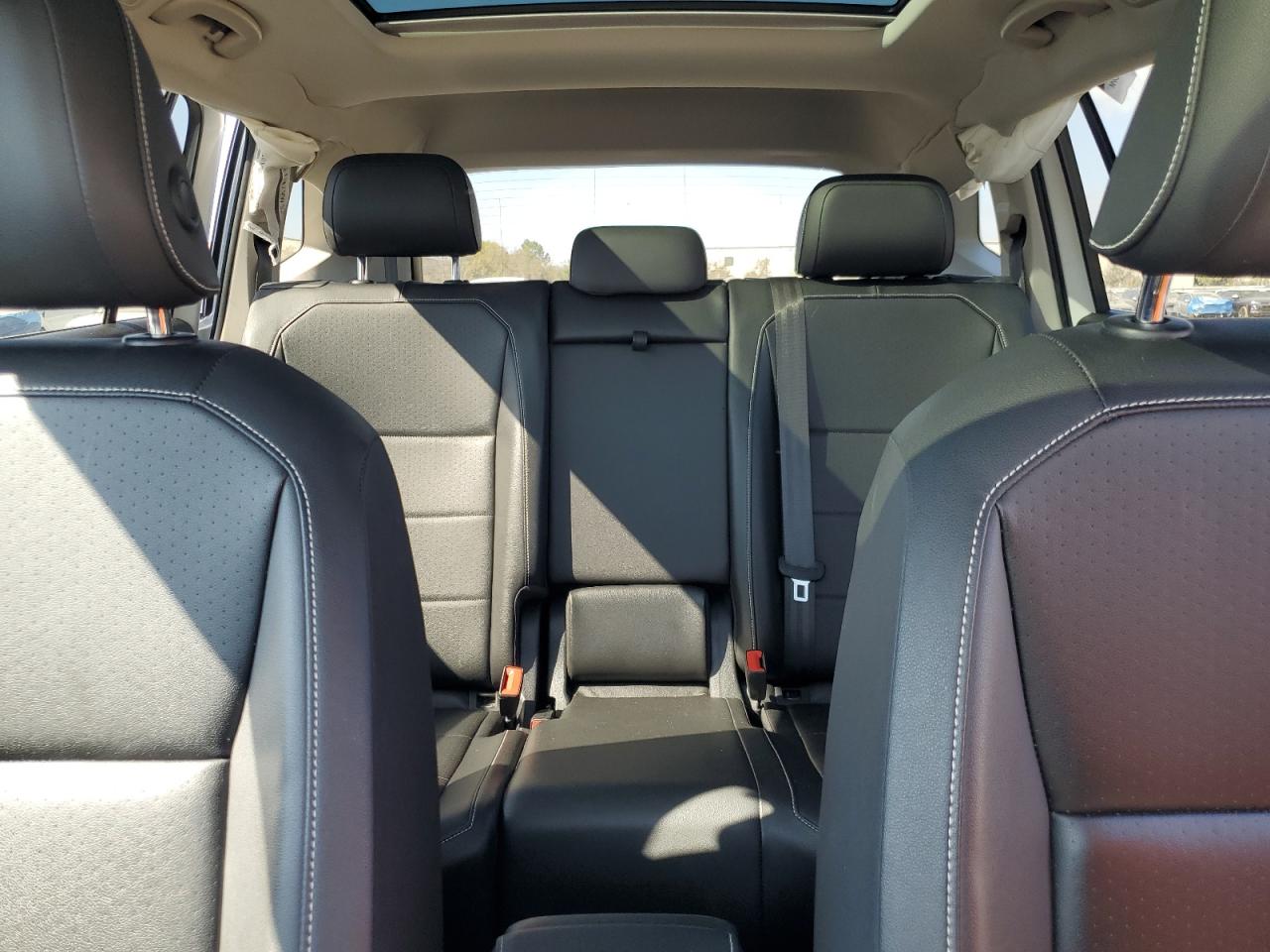 2021 Volkswagen Tiguan - Image 10