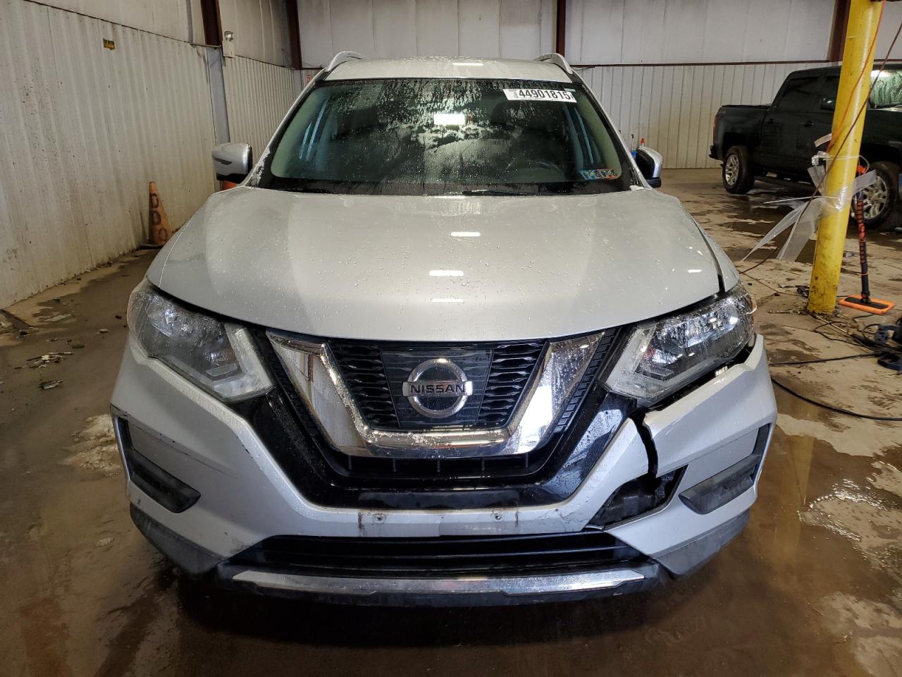 2017 Nissan Rogue - Image 5