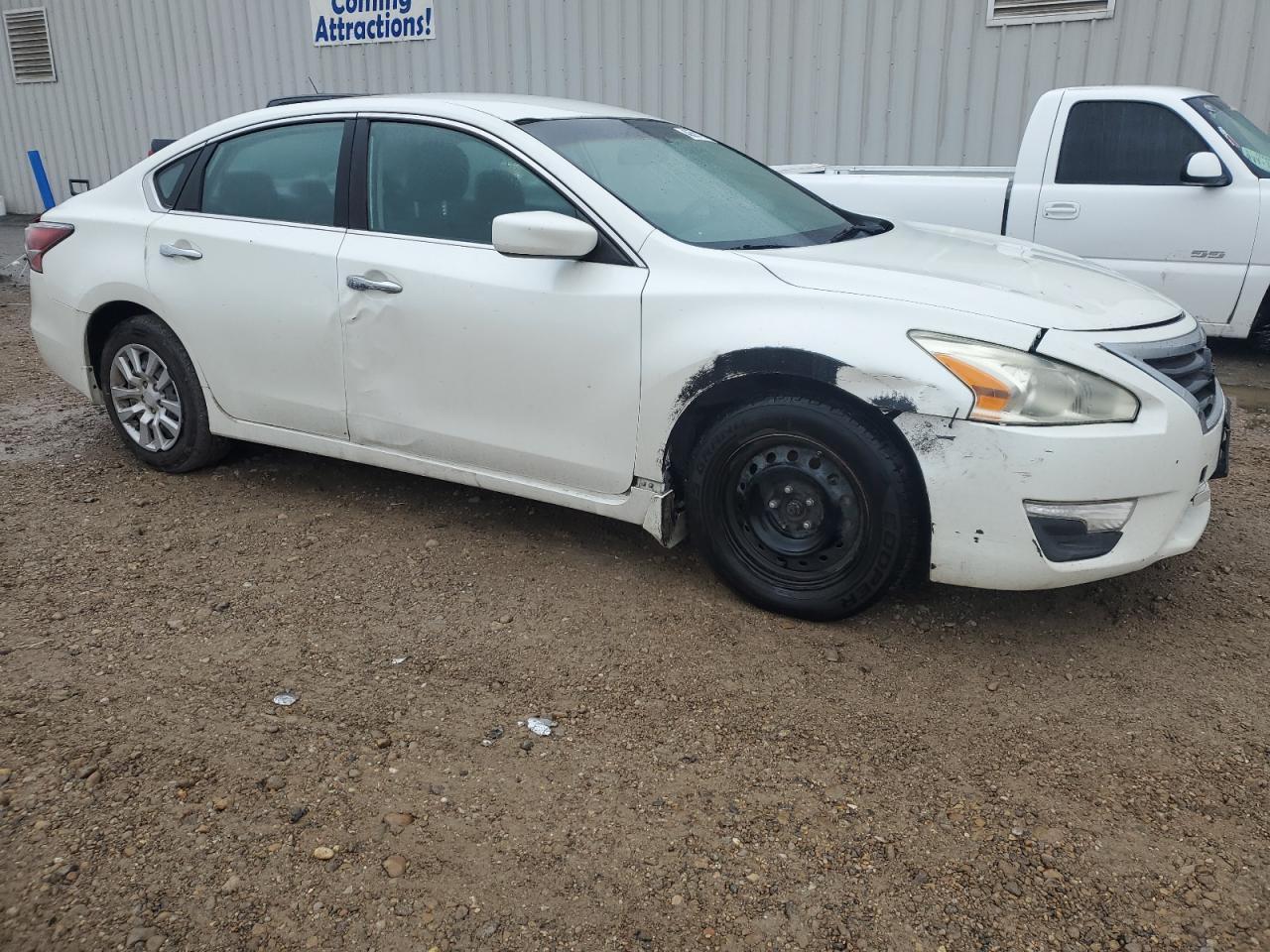 2014 Nissan Altima - Image 4