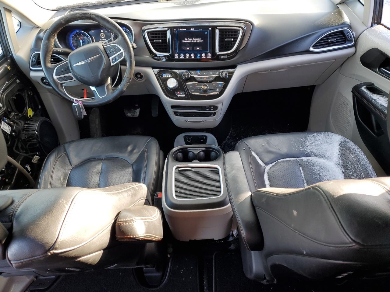 2020 Chrysler Pacifica - Image 8
