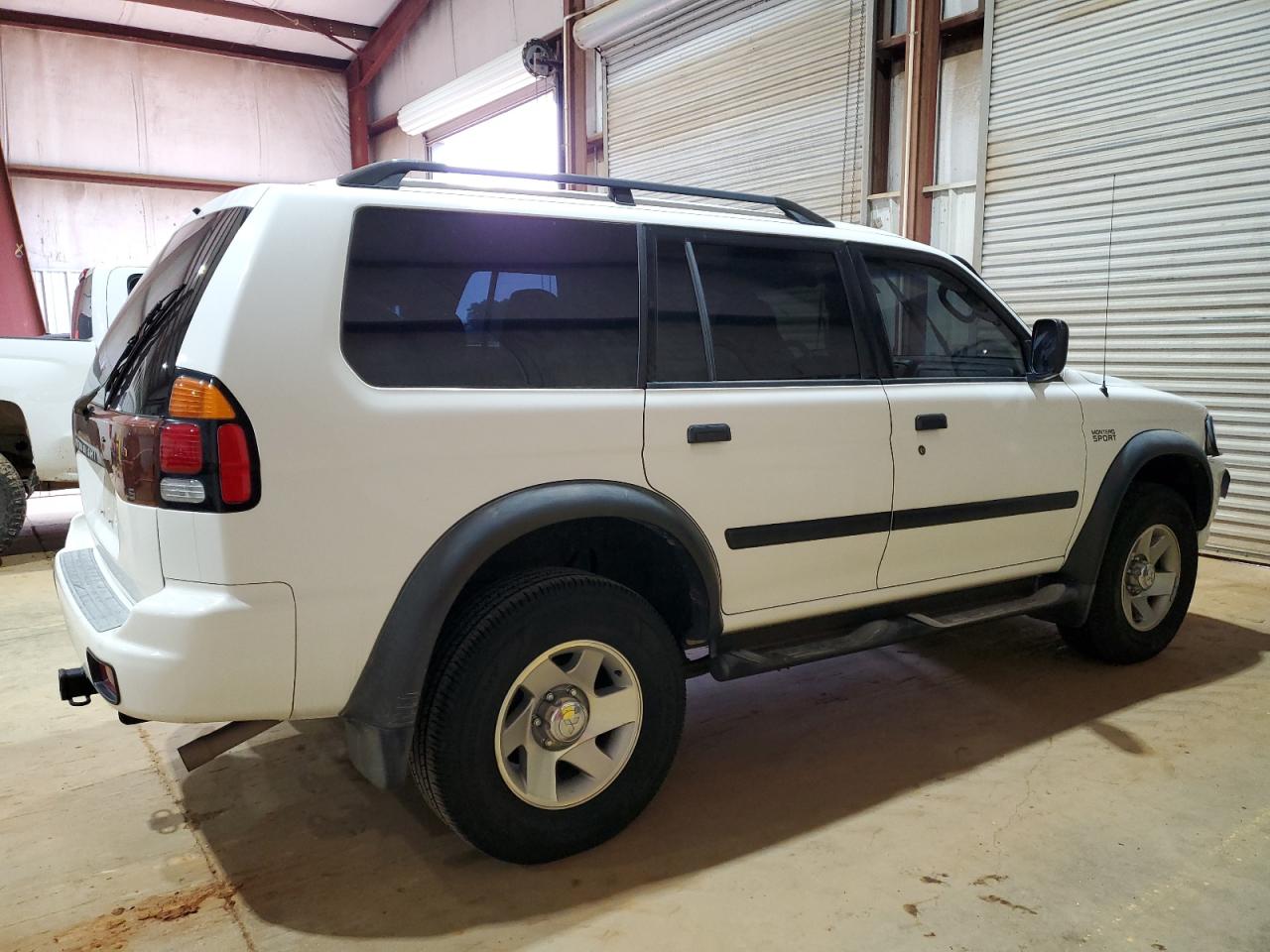 2003 Mitsubishi Montero - Image 3