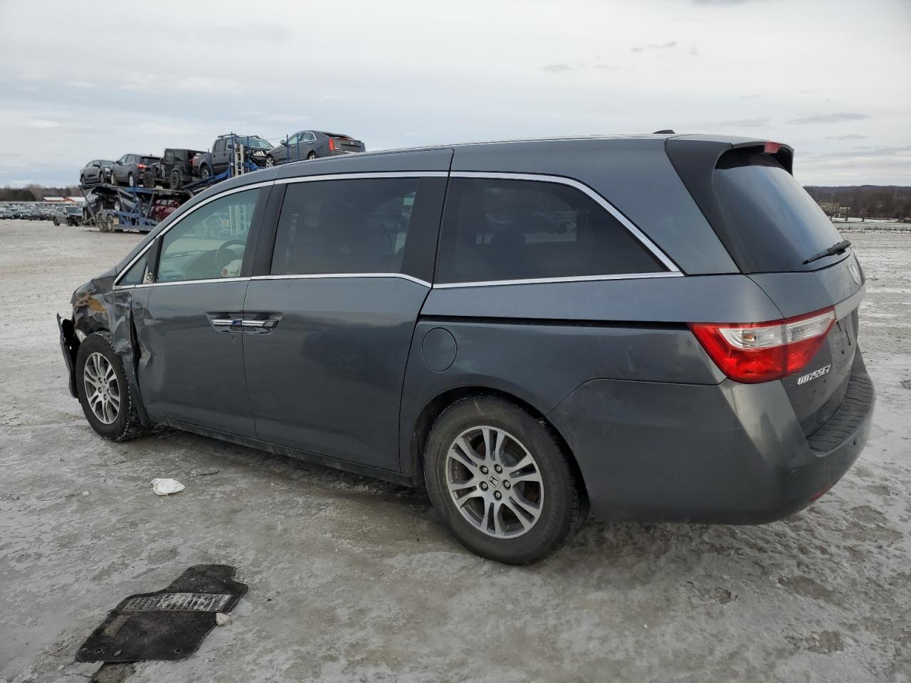 2013 Honda Odyssey - Image 2
