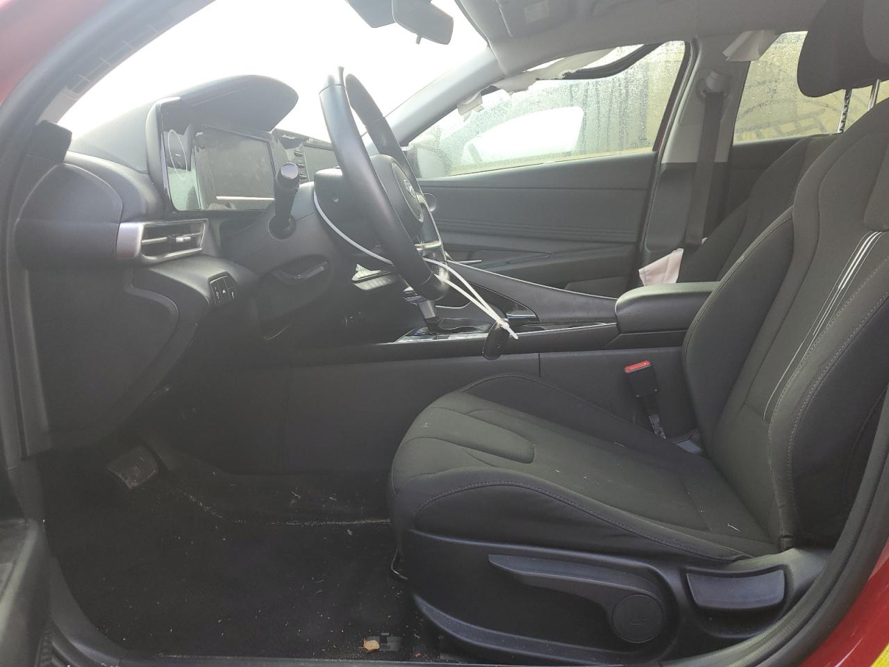 2022 Hyundai Elantra - Image 7