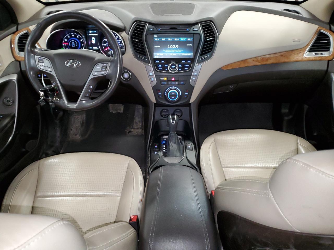 2014 Hyundai Santa Fe - Image 8