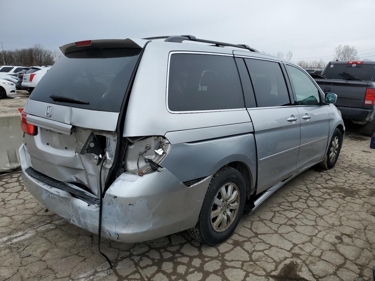 2010 Honda Odyssey - Image 3