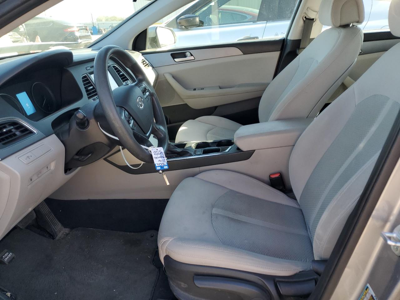 2016 Hyundai Sonata - Image 7