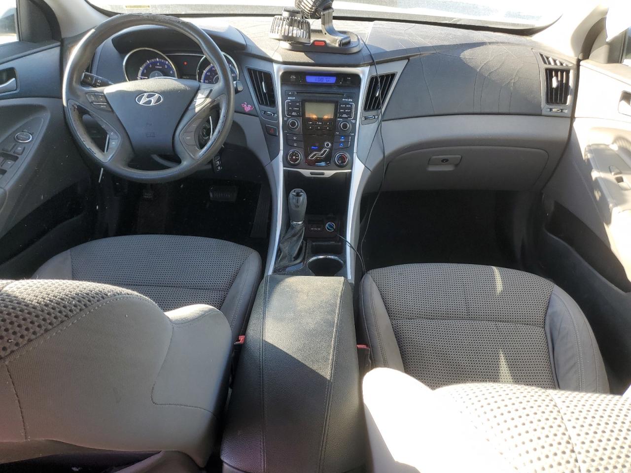2011 Hyundai Sonata - Image 8