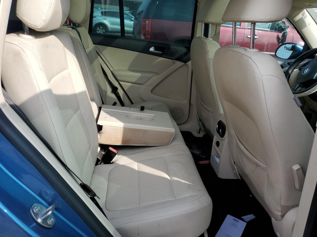 2017 Volkswagen Tiguan - Image 11