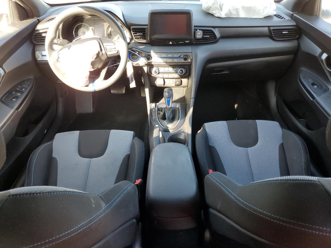 2020 Hyundai Veloster - Image 8
