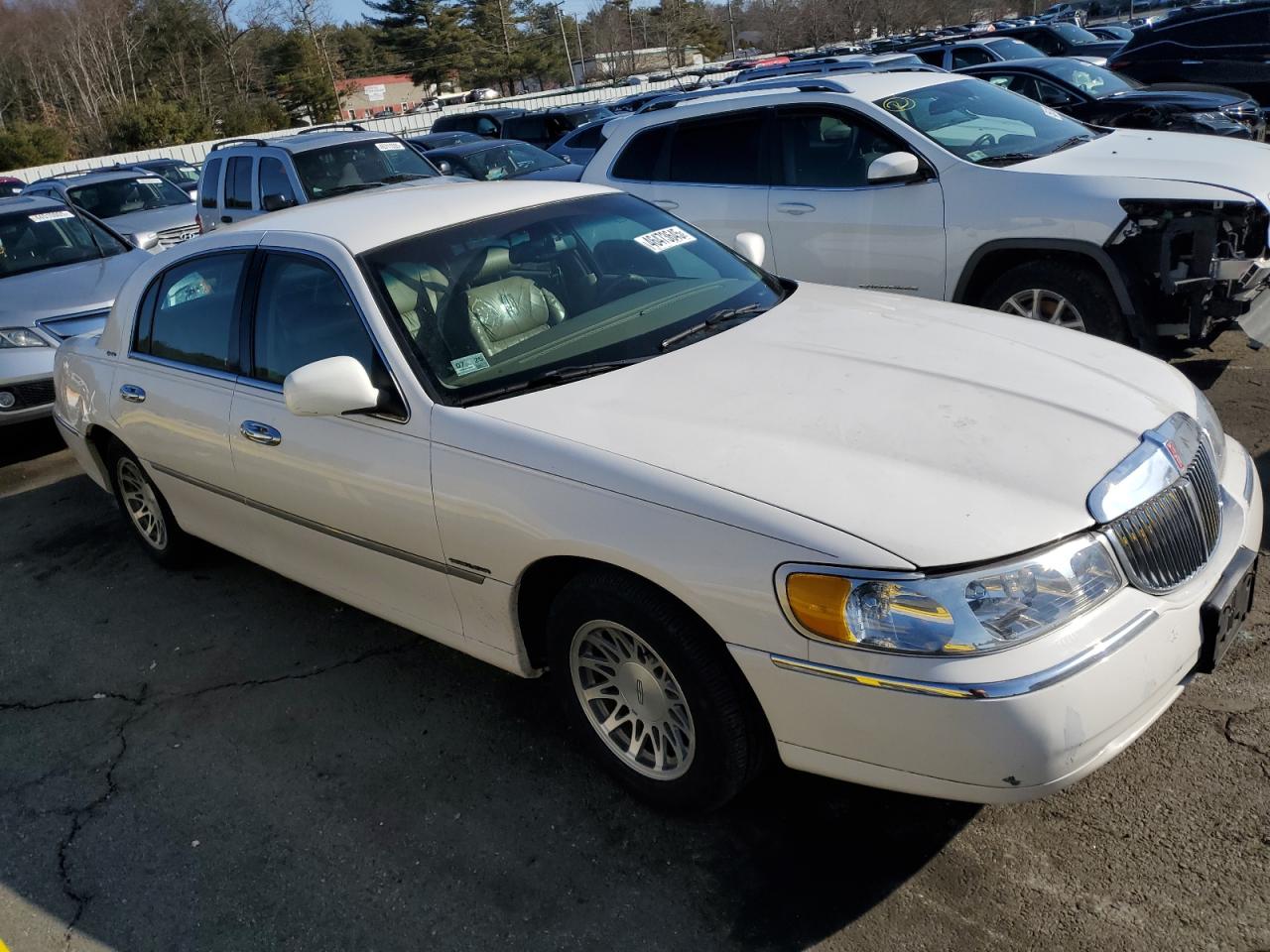 2000 Lincoln Town Car - Image 4