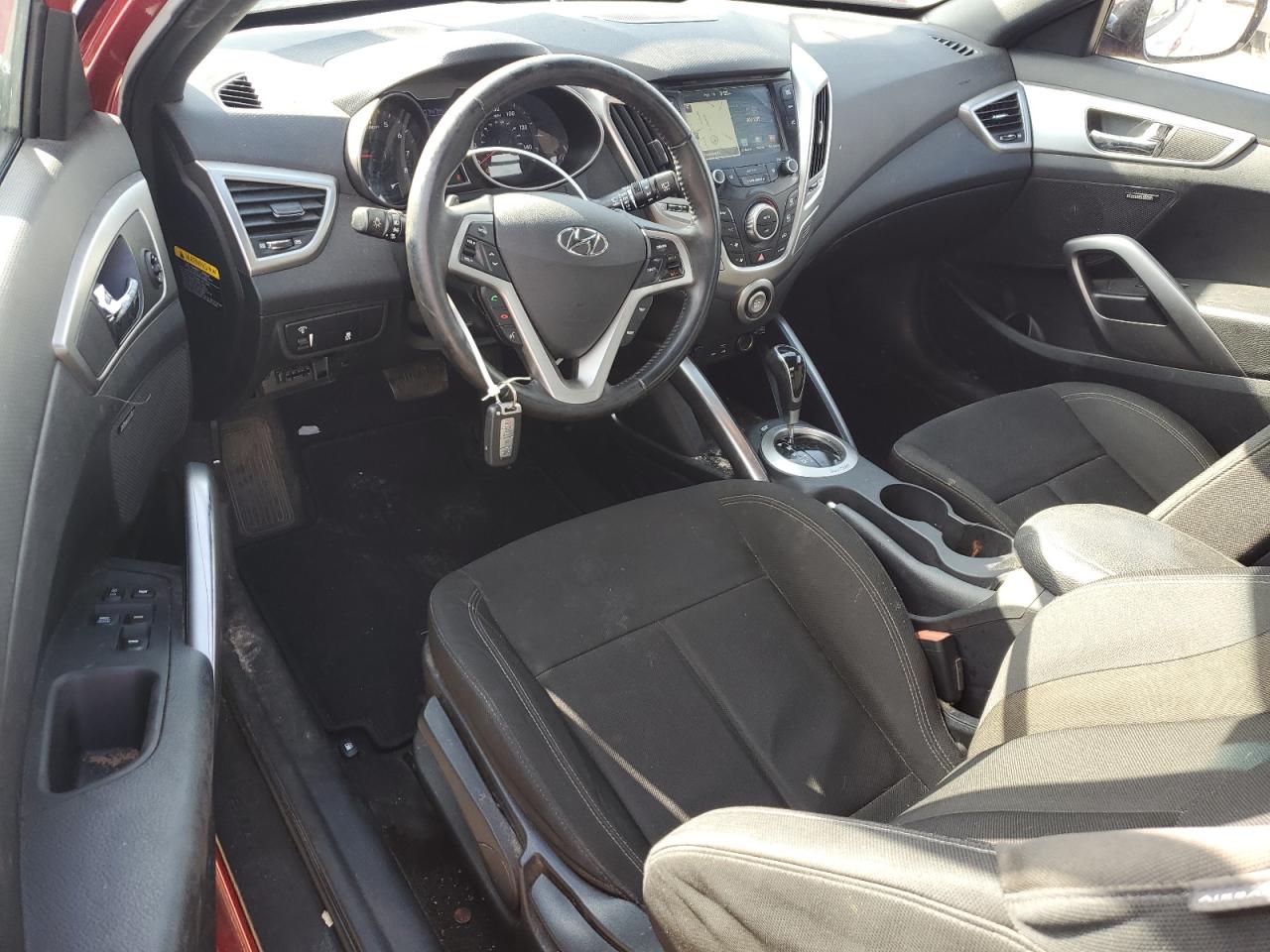 2017 Hyundai Veloster - Image 8