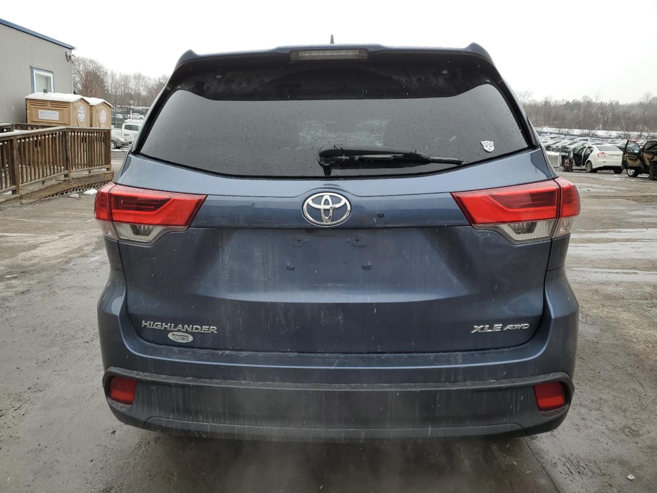 2017 Toyota Highlander - Image 6