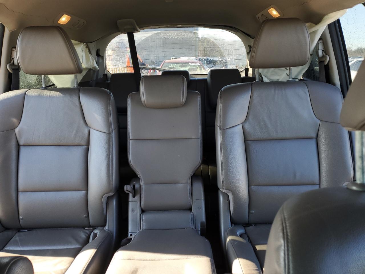 2016 Honda Odyssey - Image 10
