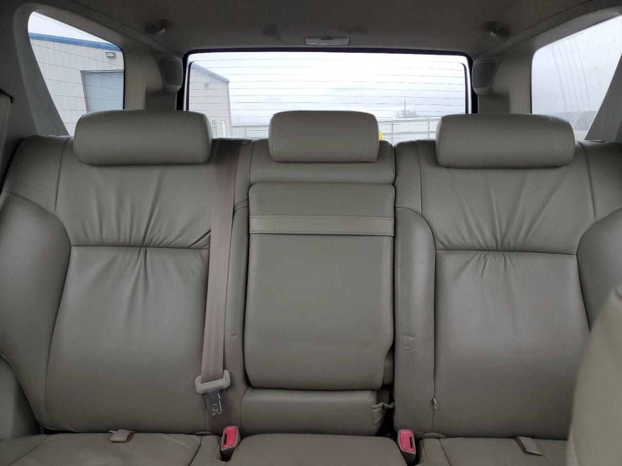 2004 Toyota 4Runner - Image 10