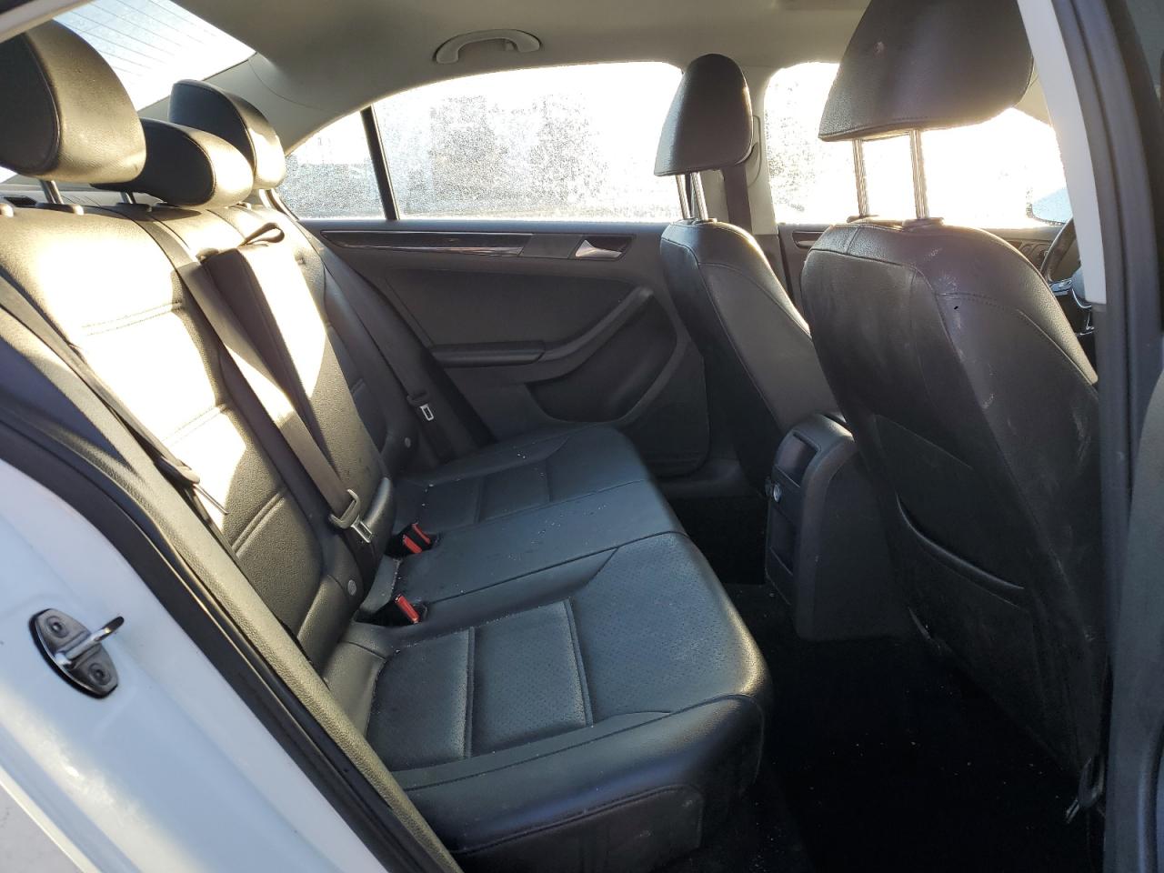 2017 Volkswagen Jetta - Image 11