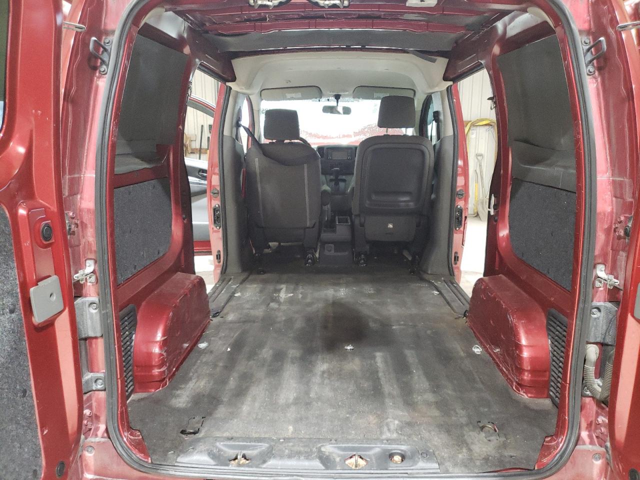 2015 Nissan NV - Image 10