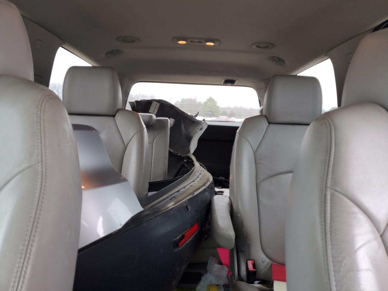 2011 GMC Acadia - Image 10