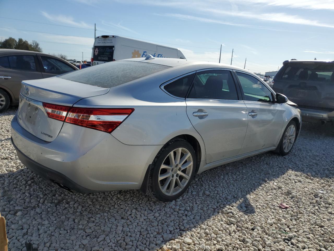 2013 Toyota Avalon - Image 3