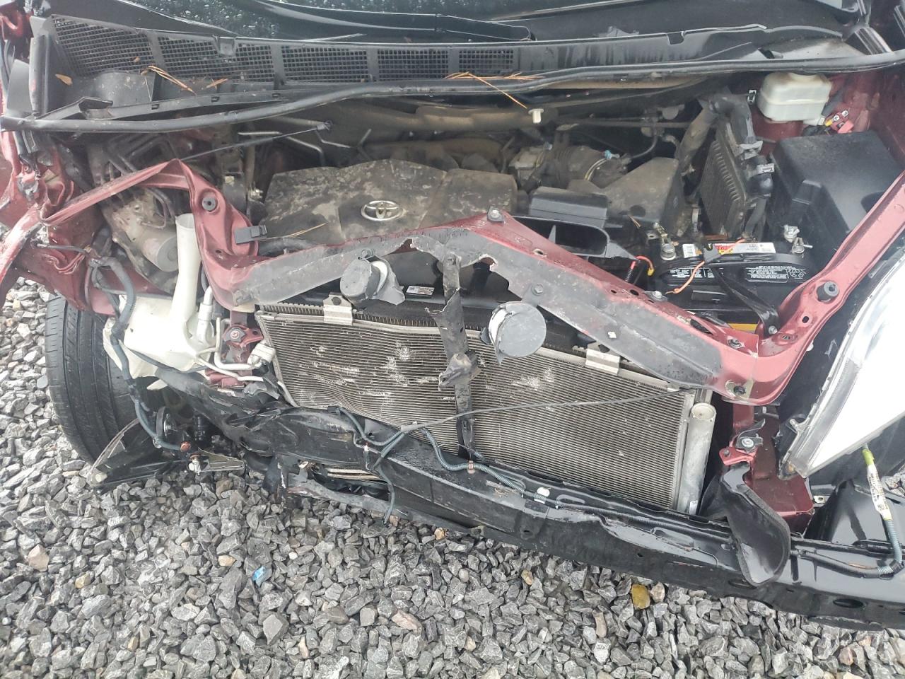 2017 Toyota Sienna - Image 12