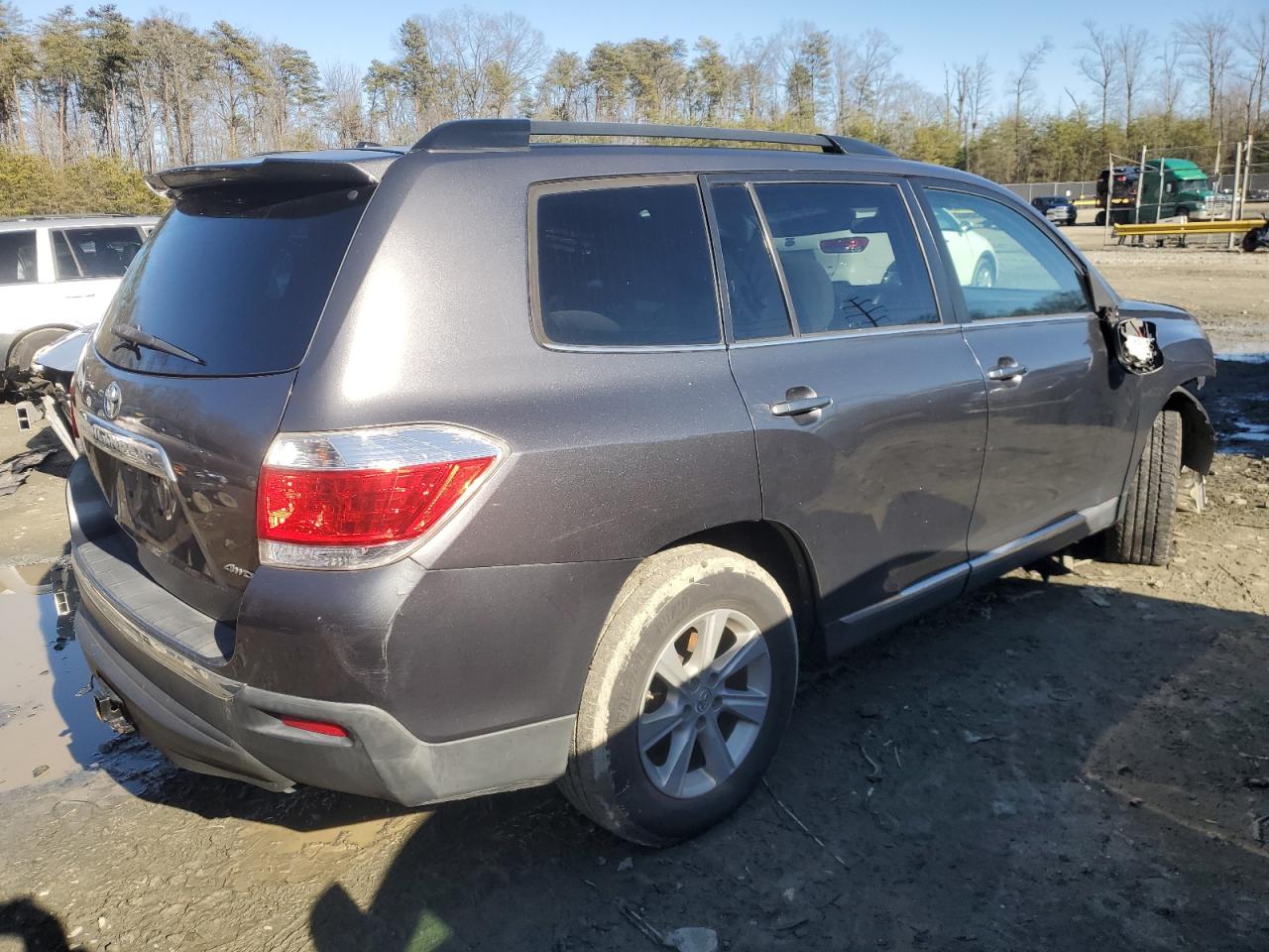 2011 Toyota Highlander - Image 3