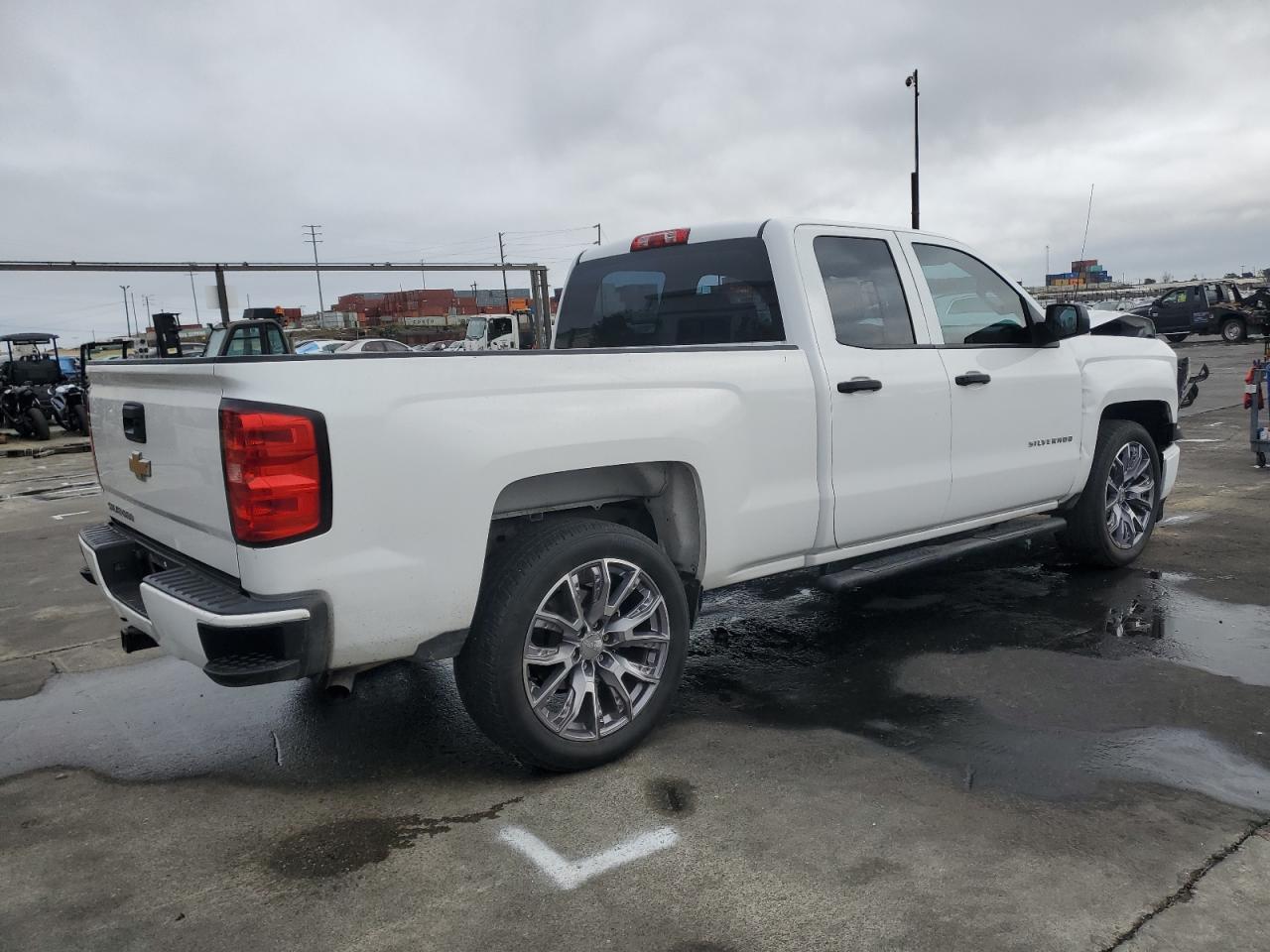 2015 Chevrolet Silverado - Image 3