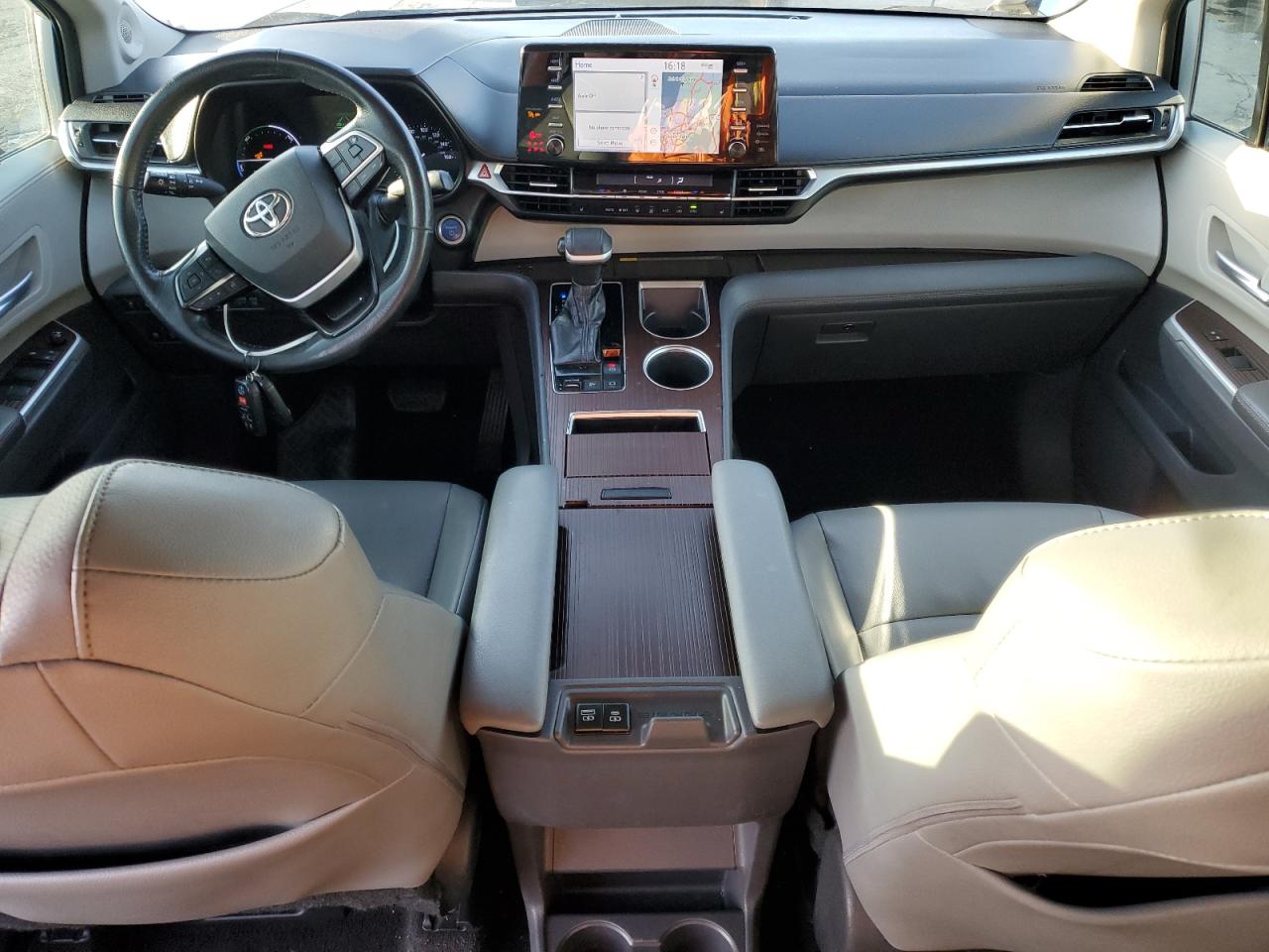 2022 Toyota Sienna - Image 8