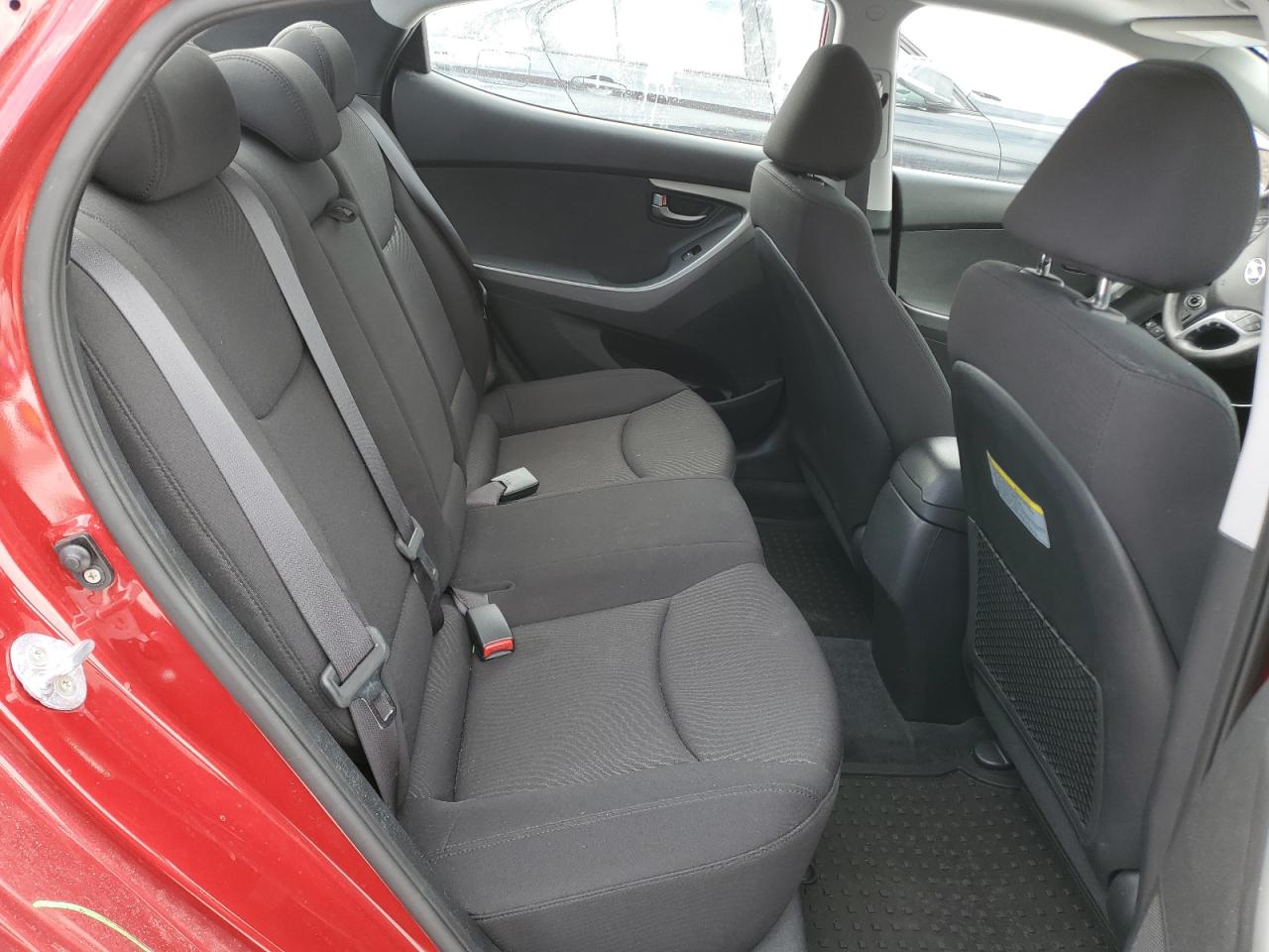 2016 Hyundai Elantra - Image 10