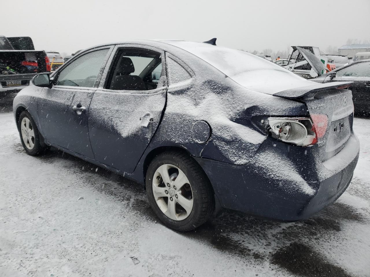 2010 Hyundai Elantra - Image 2