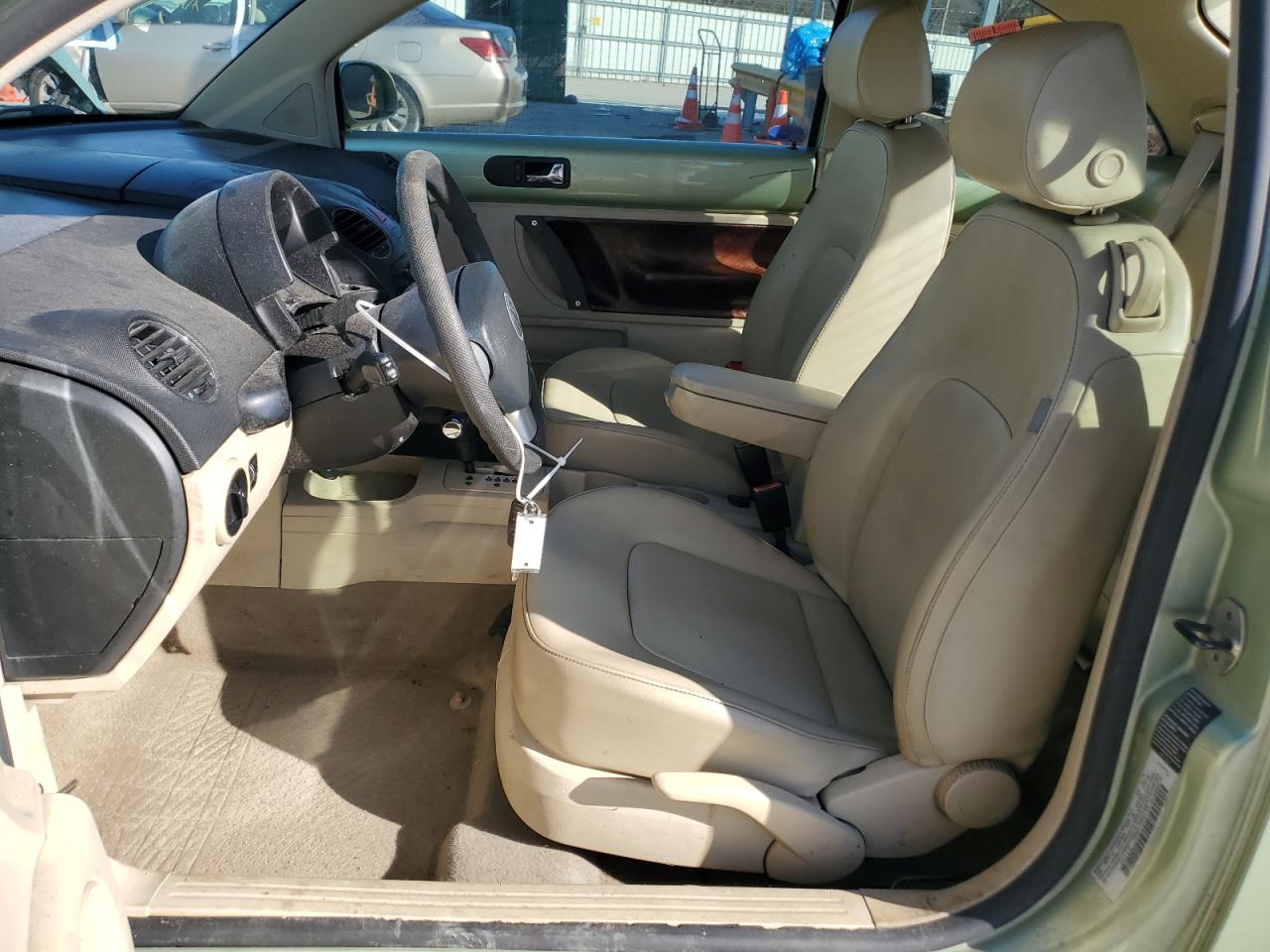 2006 Volkswagen Beetle - Image 7