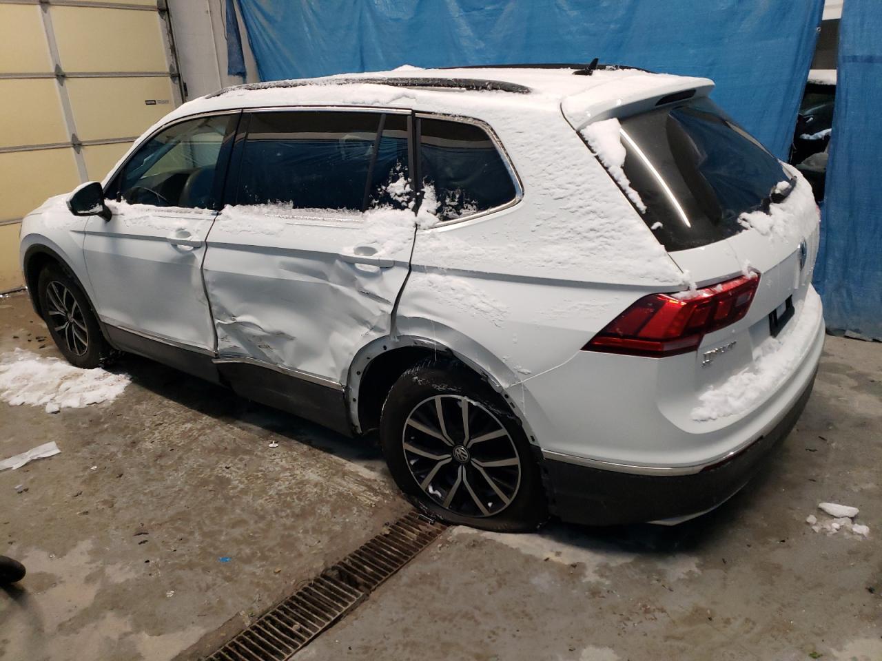 2021 Volkswagen Tiguan - Image 2