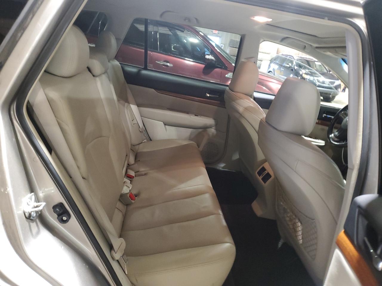 2014 Subaru Outback - Image 11