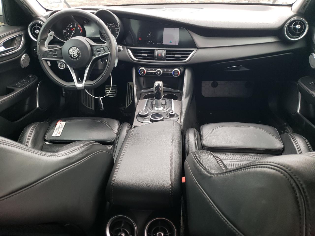 2017 Alfa Romeo Giulia - Image 8