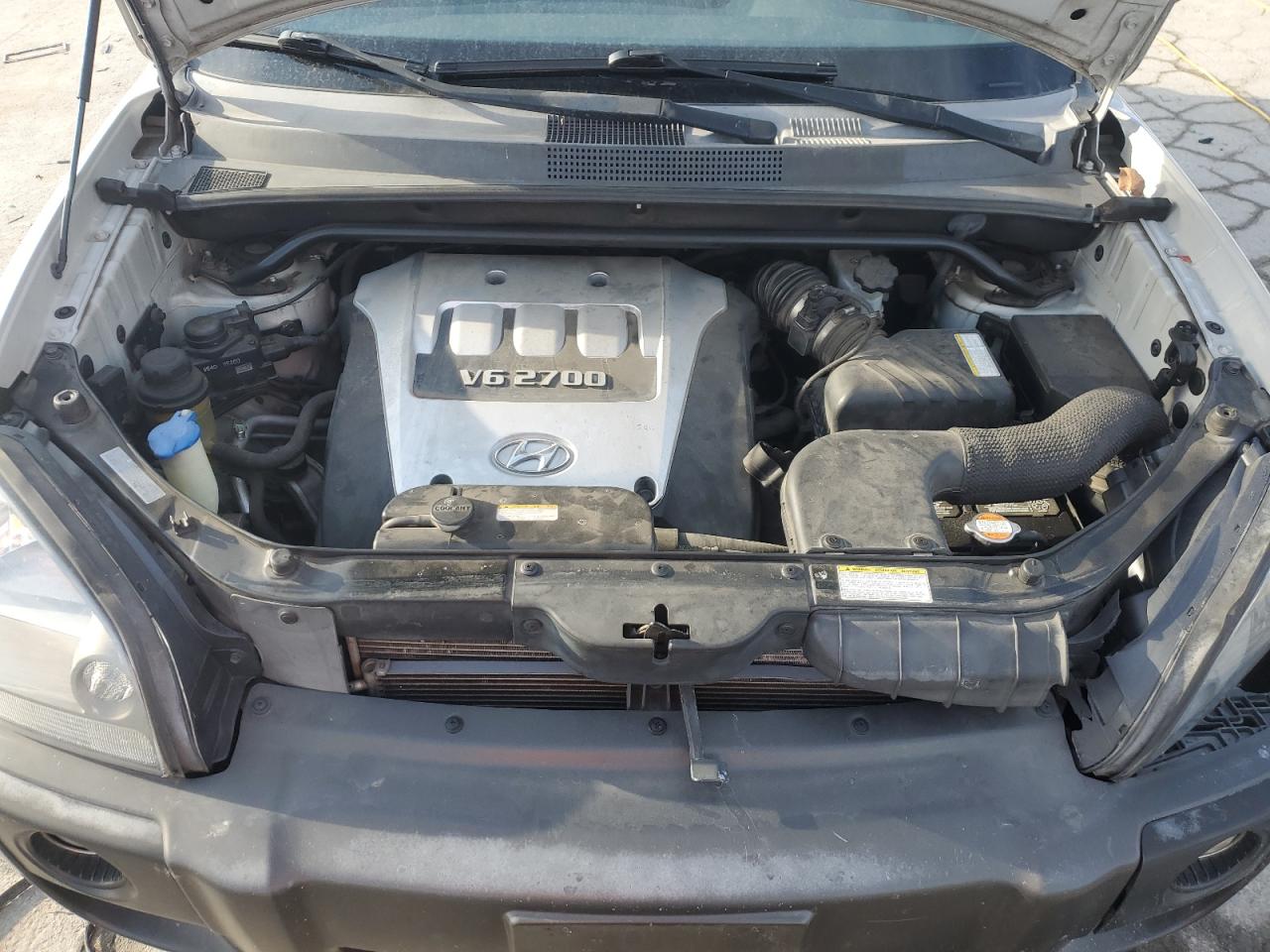 2005 Hyundai Tucson - Image 13