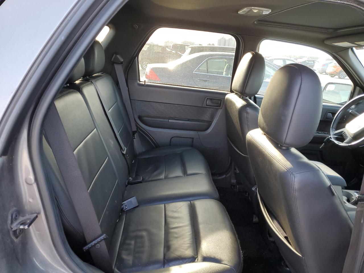 2011 Ford Escape - Image 11