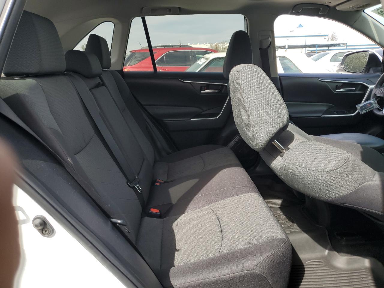 2023 Toyota RAV 4 - Image 11