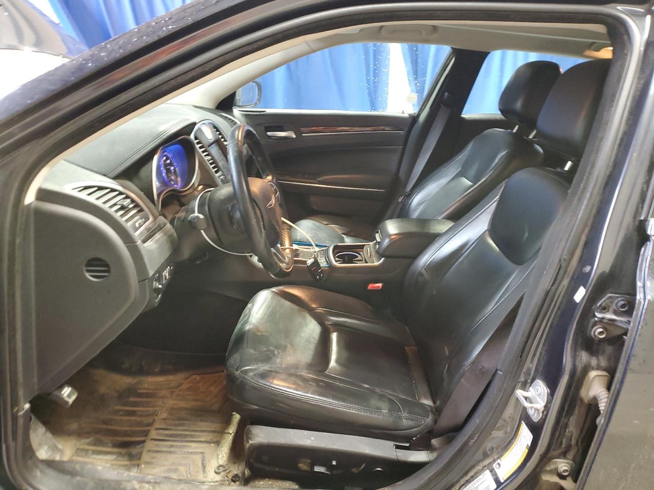 2016 Chrysler 300 - Image 7