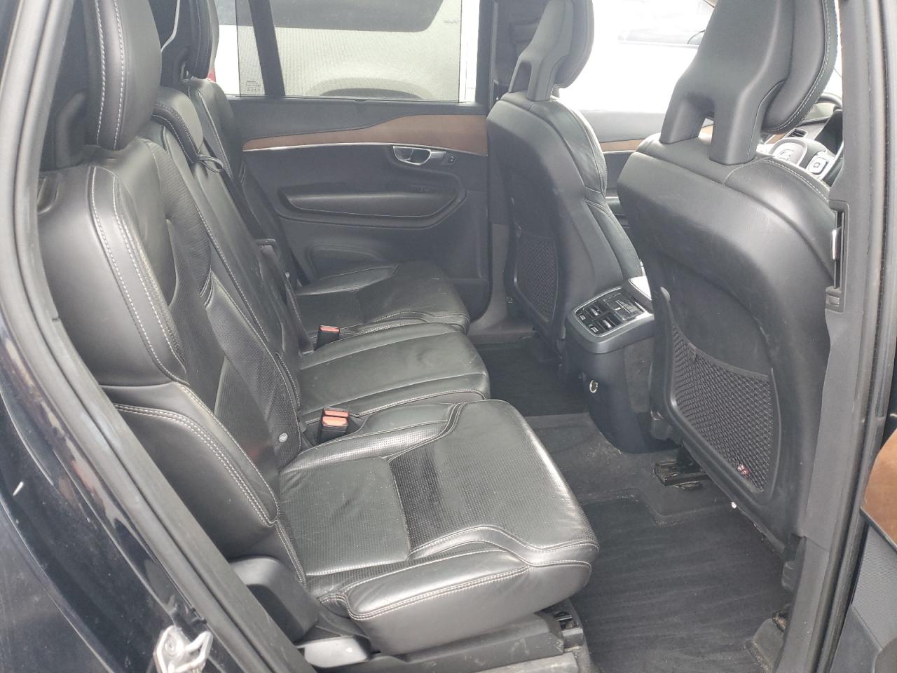 2016 Volvo XC90 - Image 11